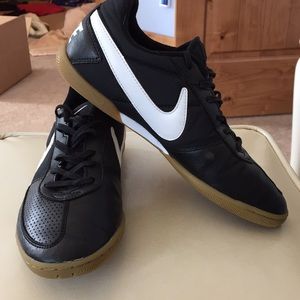 Nike Indoor Soccer Shoes - Davinho